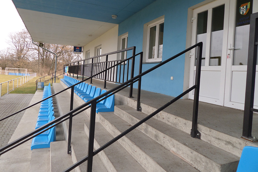 Gates and railings
